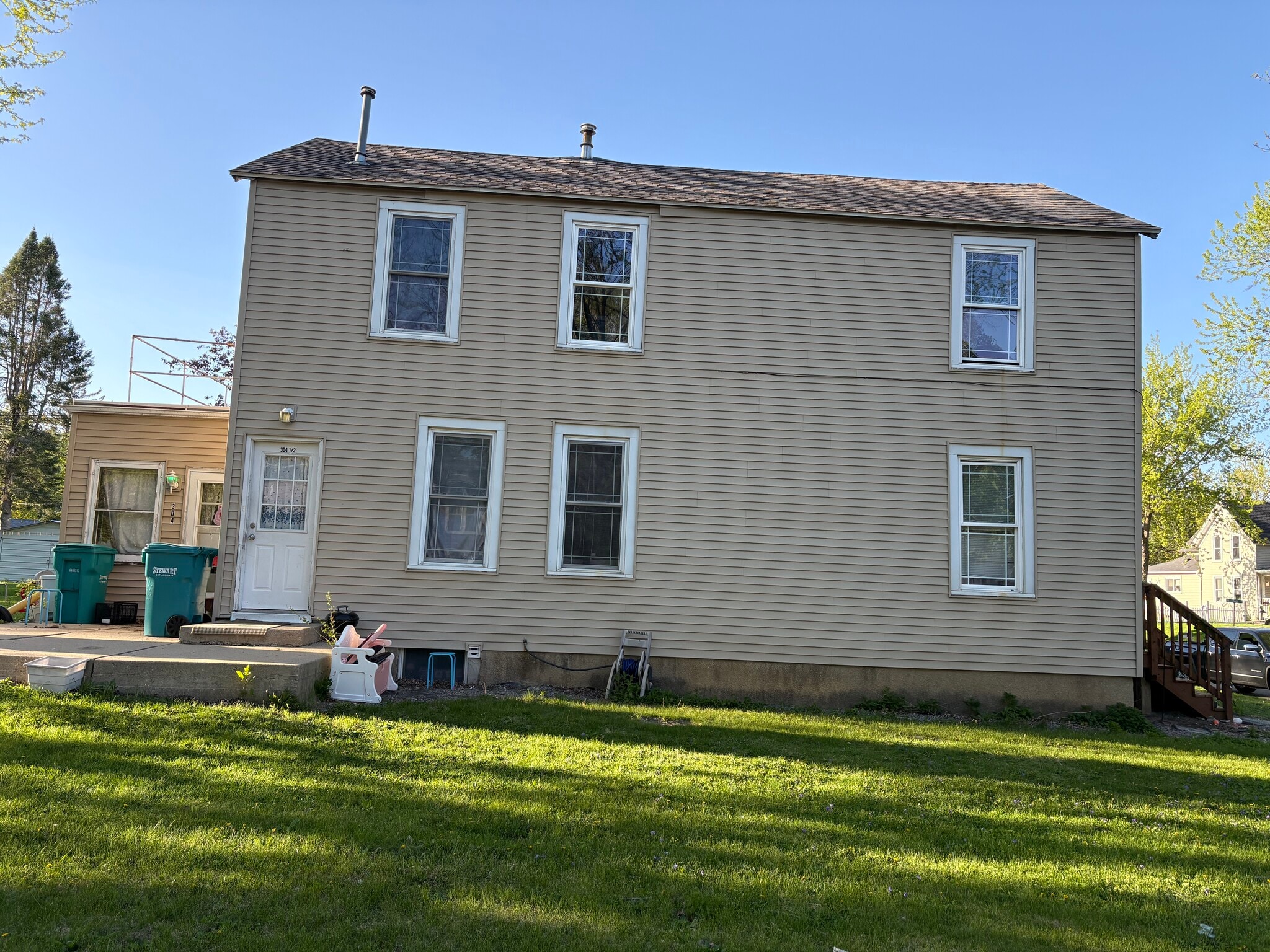 Building Photo - 304 Highland Ave