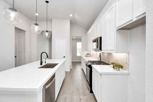 Building Photo - 19807 Palomino Pr Trl