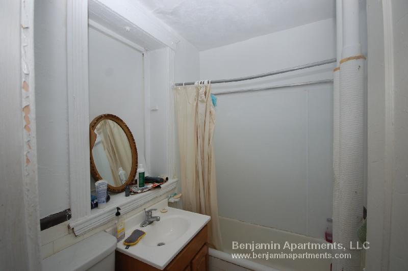 Building Photo - 5 Vinal St