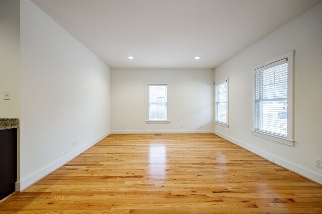 Building Photo - 408 N Robinson St