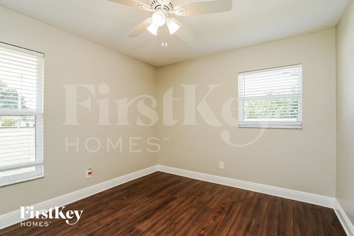 Building Photo - 1831 Coral Point Dr