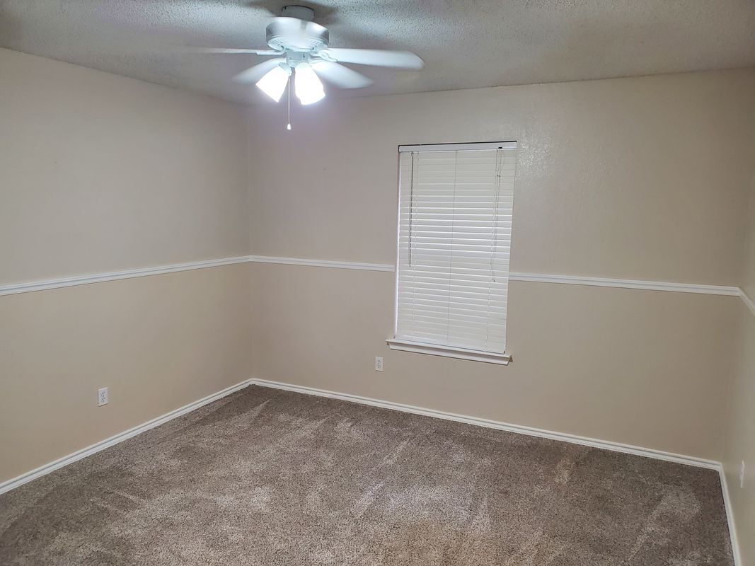 Building Photo - 1036 Scenic Dr