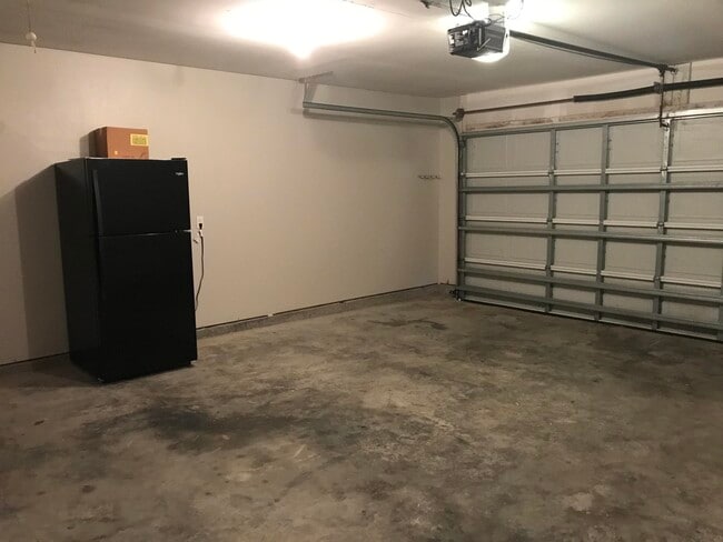 Building Photo - 335 Egan Dr