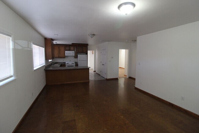 Building Photo - N10th754
