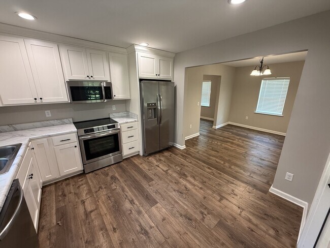 Building Photo - 6970 Raleigh Lagrange Dr