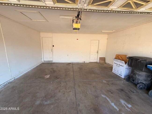 Building Photo - 1421 N Salida Del Sol