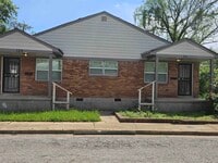 Building Photo - 109 W McKellar Ave