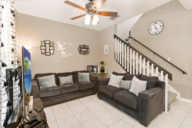 Building Photo - MOVE IN SPECIAL- 3/2.5 Townhome W/ 2 Car Garage For Rent in the Highly Desirable Avalon Park Comm...
