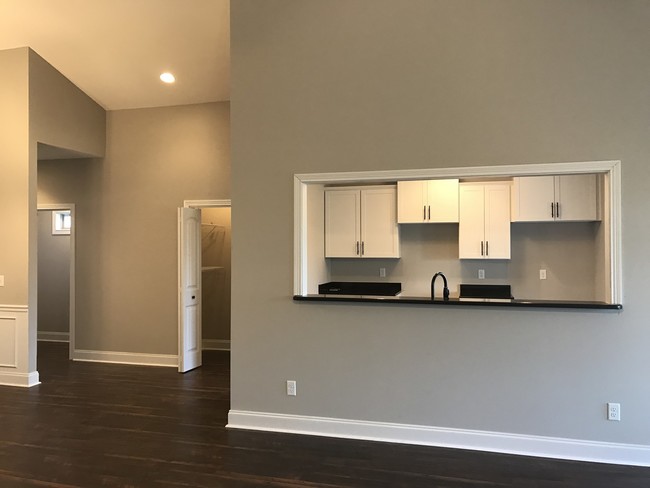 Building Photo - 1042 Quiver Ln,  Sango Exit 11