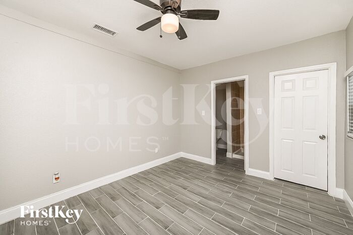 Building Photo - 7916 Bahia Ave