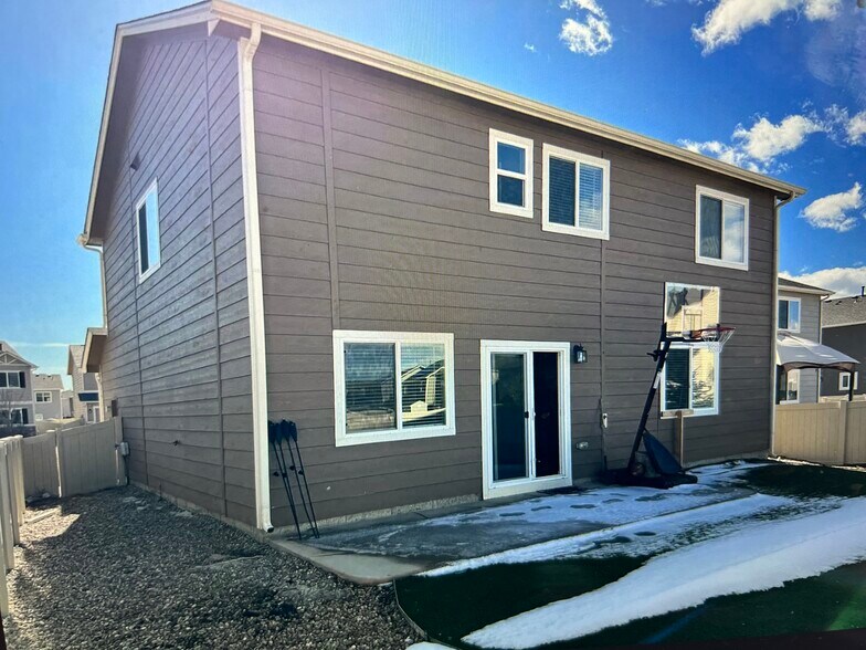 Building Photo - 7444 Primavera Ln