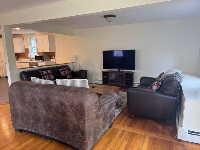 Building Photo - 23 Carey St