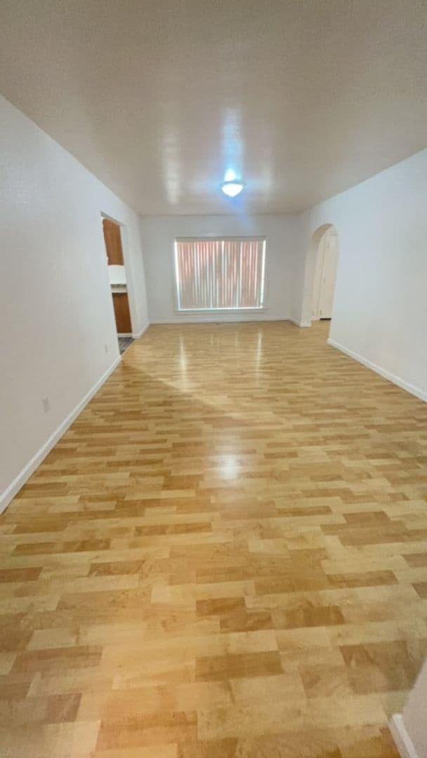 Building Photo - 4BED2BATH - GARAGE, HEAT PUMP AC, BACK YAR...