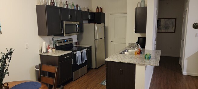 Building Photo - 3040 N 187th Ct