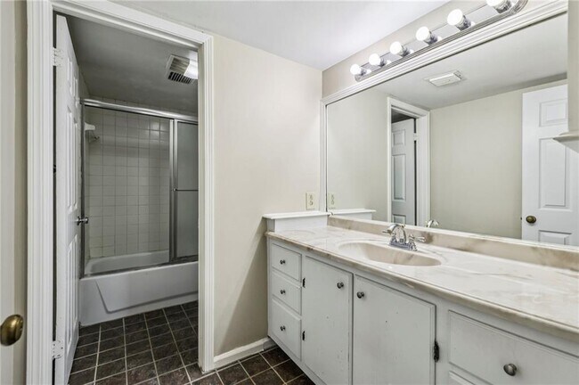 Building Photo - 103 La Rue Pl NW