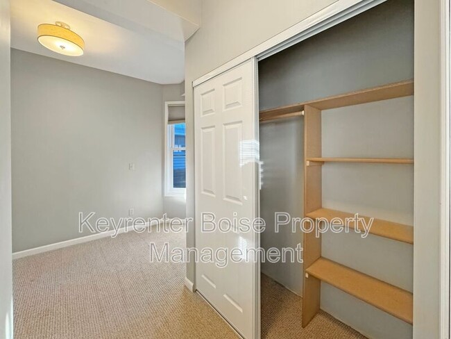 Building Photo - 1909 N 10th St