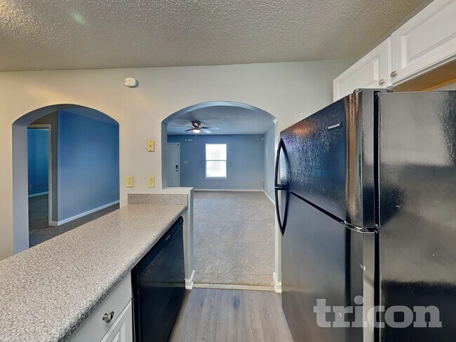 Building Photo - 6836 Saganaw Dr