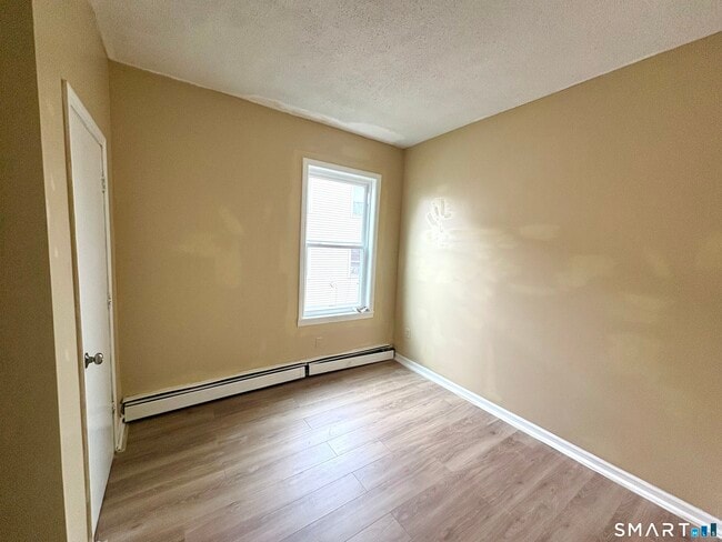 Building Photo - 202 Bellevue St