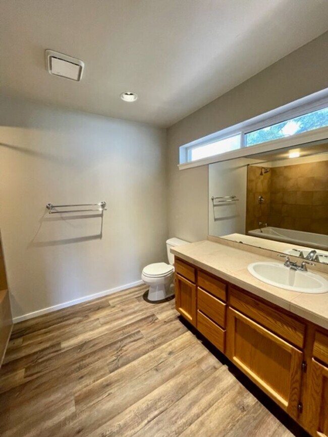 Building Photo - **Charming Midtown Single-Level Home on a ...