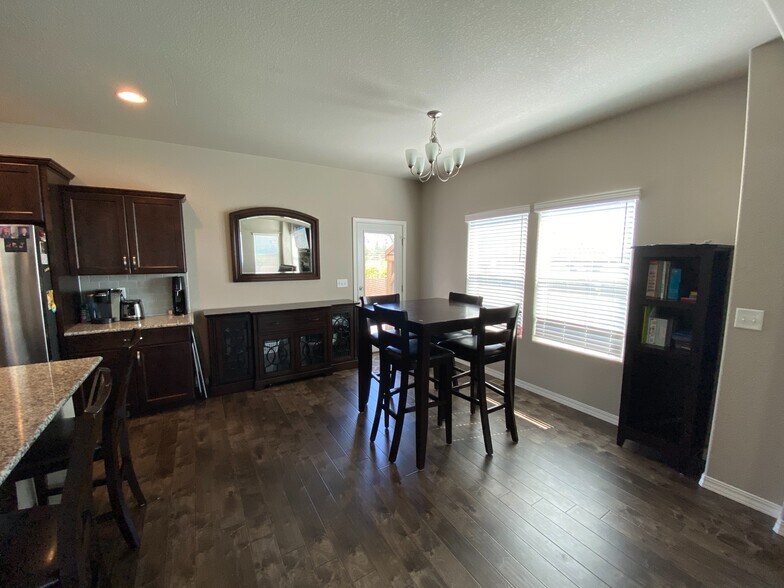Building Photo - 7451 Thorn Brush Way