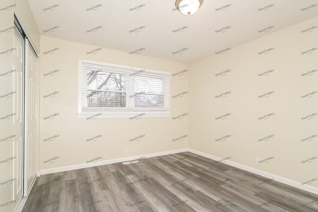 Building Photo - 2685 Cheshire Dr