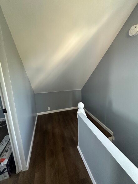 Building Photo - 326 Walnut St