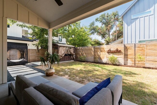 Building Photo - 8014 Tisdale Dr