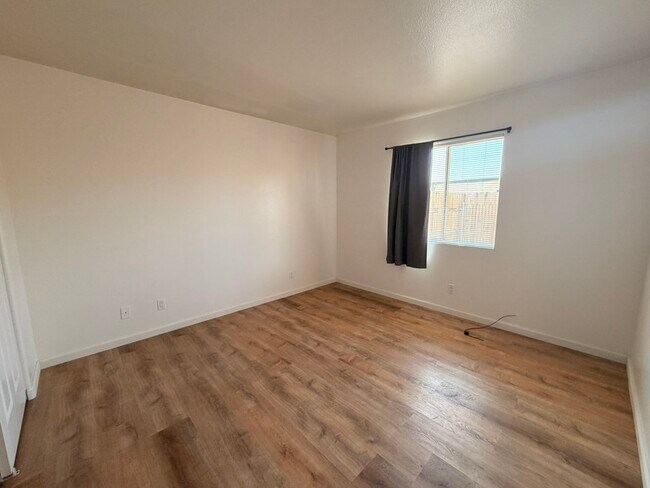 Building Photo - 6330 Mesquite Ave