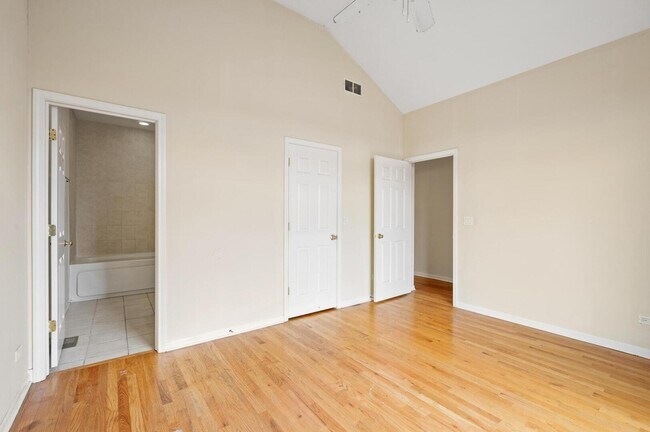 Building Photo - 3543 S Hamilton Ave
