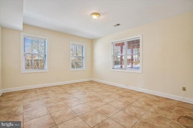 Building Photo - 7118 Vermillion Pl