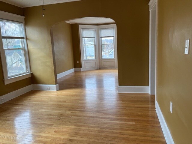 Building Photo - 1202 6th Ave