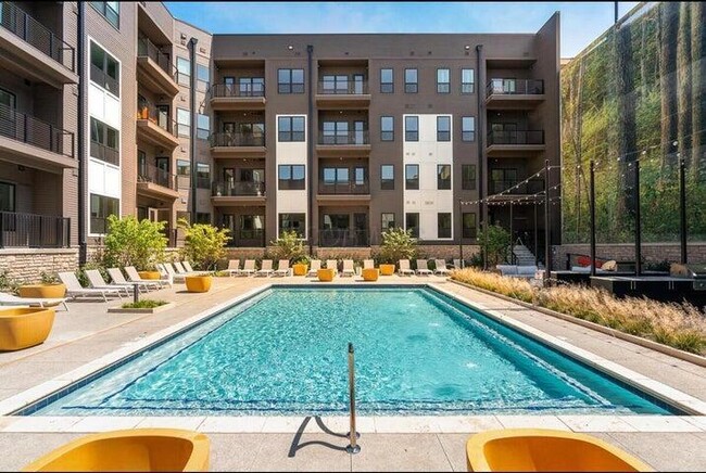 Building Photo - 6633 Dale Dr