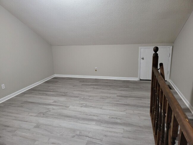 Building Photo - Nice Mt. Juliet Ranch 4 bedroom 2 bath on ...