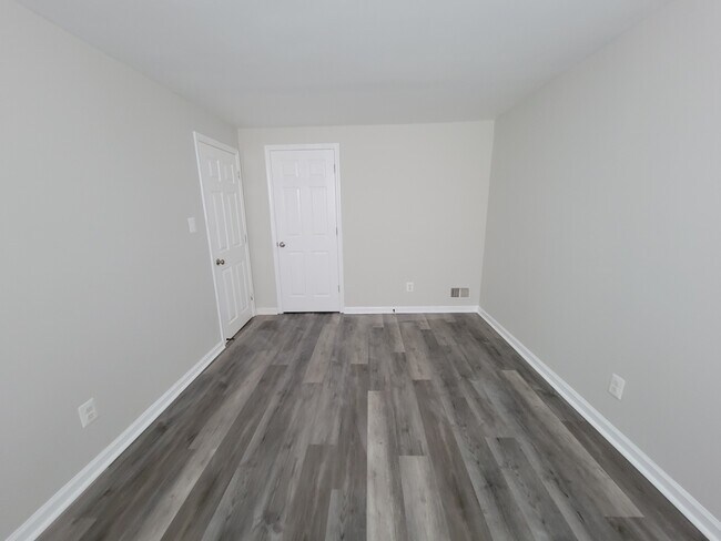 Building Photo - 5253 Cedgate Rd