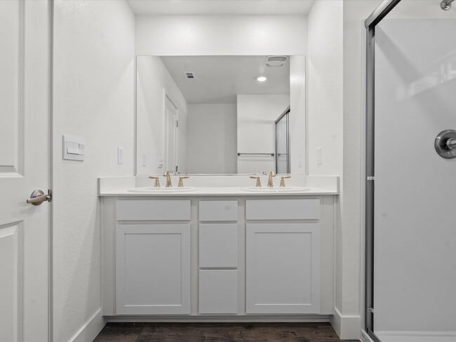 Building Photo - The Magnolia - 3 Bedroom plus loft, 2.5 Ba...