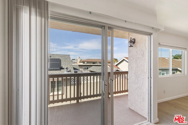 Building Photo - 2020 Graham Ave