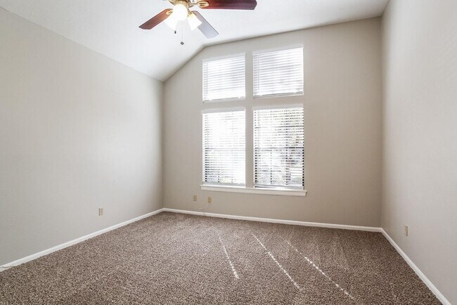 Building Photo - 30 Sylvan Forest Dr
