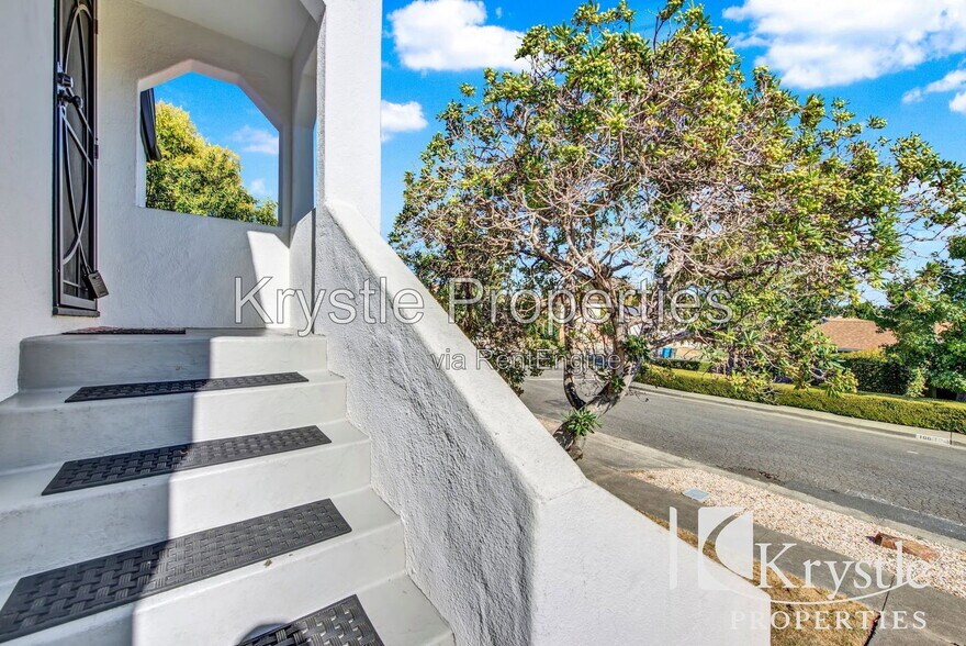 Building Photo - 105 Hill Dr