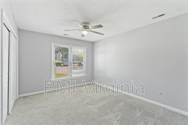 Building Photo - 3909 Wilmington Ct