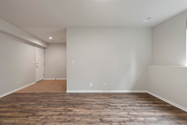 Building Photo - 464 Valentine Way