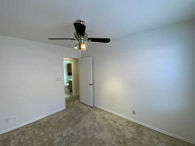 Building Photo - 3 Bedroom Single Story Home Available Near...