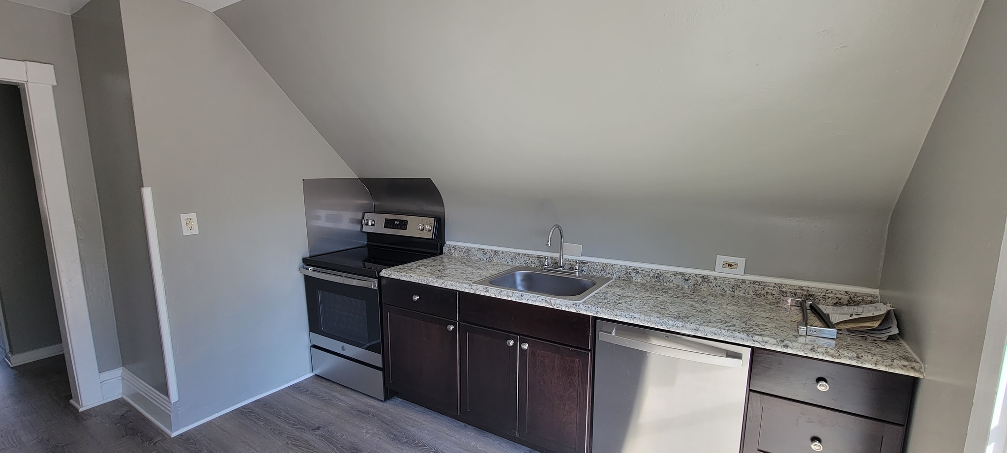 Building Photo - 1042 S Clarkson St