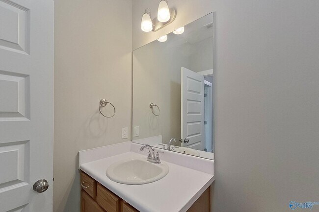 Building Photo - 344 White Oak Cir
