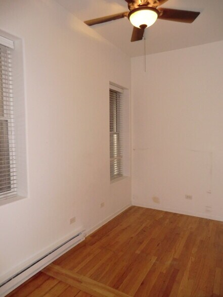 Building Photo - 2728 N Artesian Ave