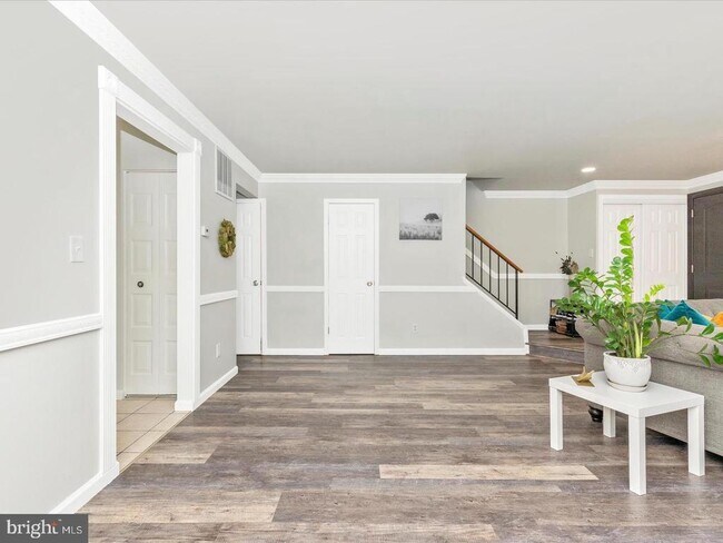 Building Photo - 11349 Appledowre Way