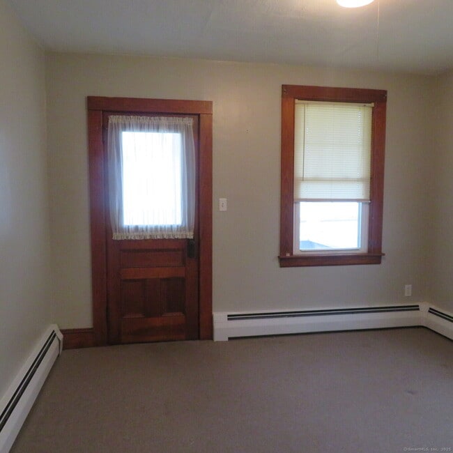 Building Photo - 57 Artisan St