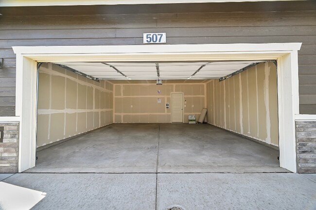 Building Photo - 507 Condor Wy