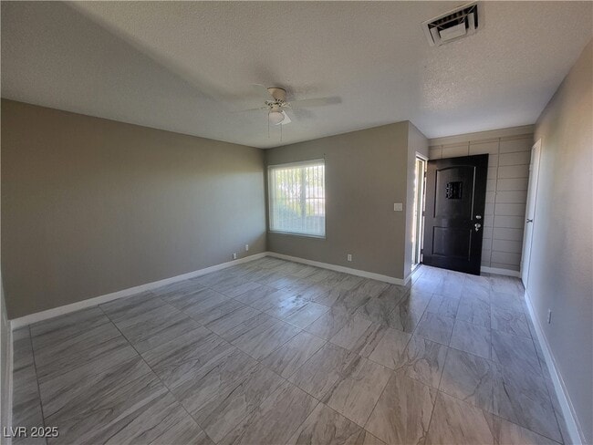 Building Photo - 261 E Van Wagenen St