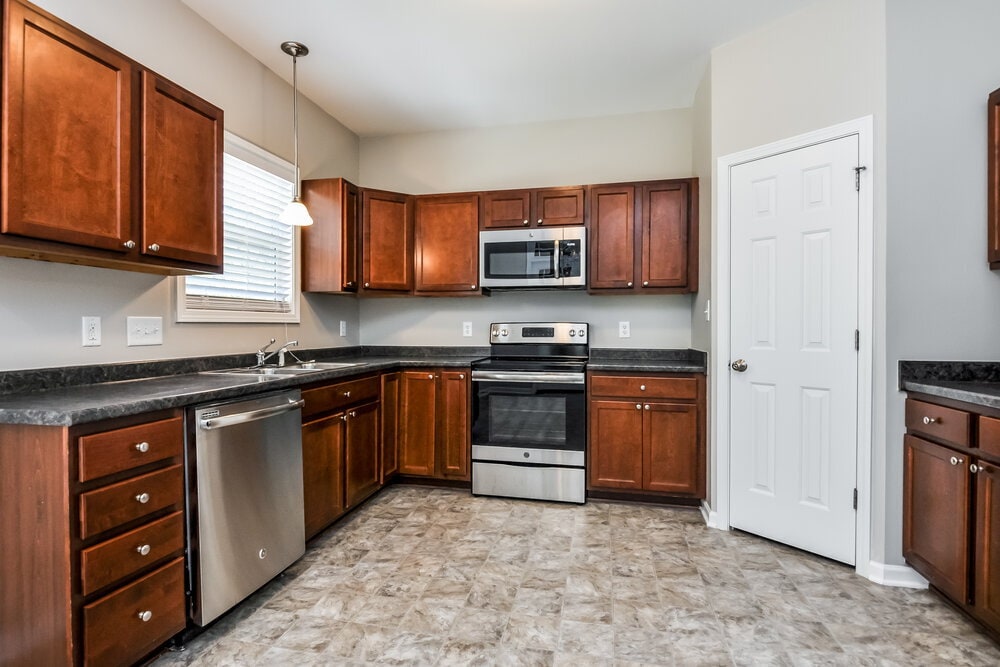 Building Photo - 1233 Braemar Highland Dr