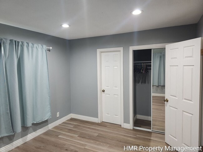 Building Photo - MOVE IN SPECIAL - Charming Single-Story Home